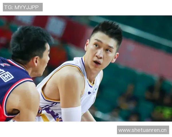 德里克奎因表现抢眼13号秀高效砍下15分6板2帽并导致文班六犯