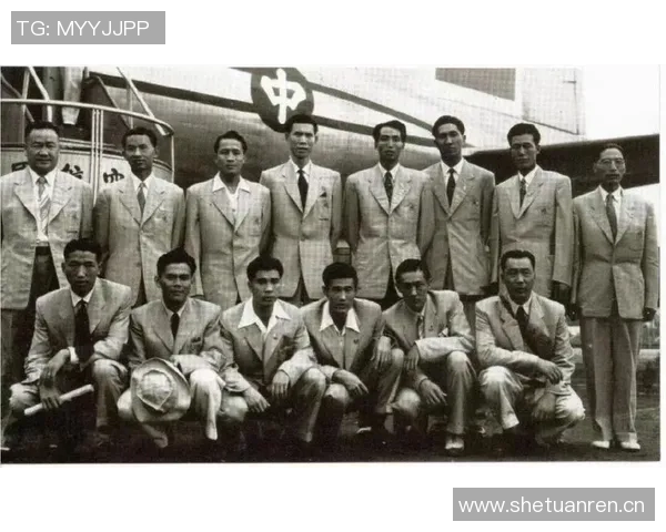 回顾中国篮球名人堂李震中辉煌岁月的珍贵老相册