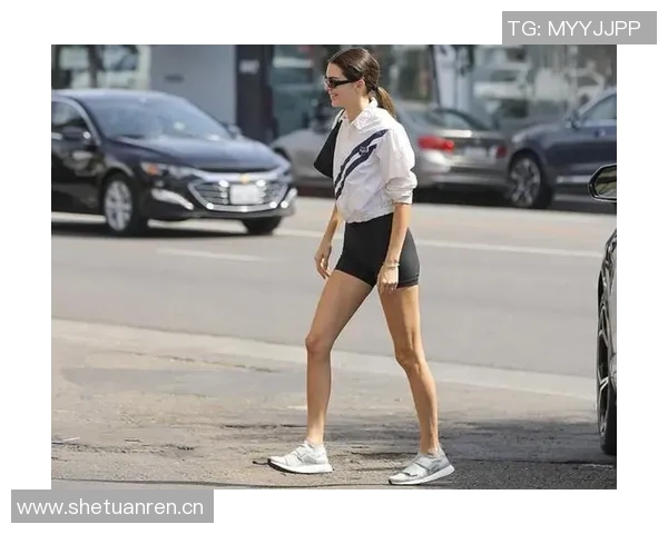 安芬尼西蒙斯女友现场带娃观战颜值如何网友热议 安芬尼西蒙斯女友现场带娃观战颜值如何网友热议