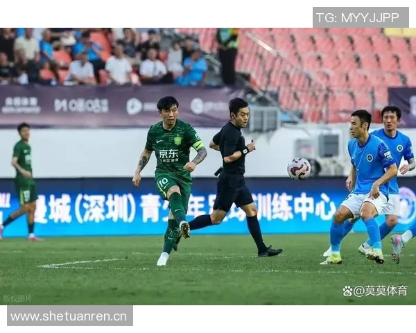 三镇门将郭嘉宇专注防守表现强调团队胜利的重要性 三镇门将郭嘉宇专注防守表现强调团队胜利的重要性