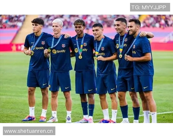 巴萨对阵巴黎名单公布亚马尔佩德里领衔巴尔德复出什琴斯尼在列