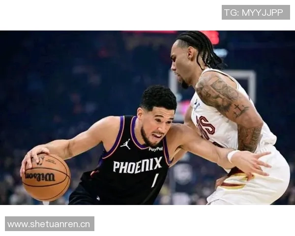 布克强势表现引领球队胜利19投10中斩获31分5篮板3助攻1抢断