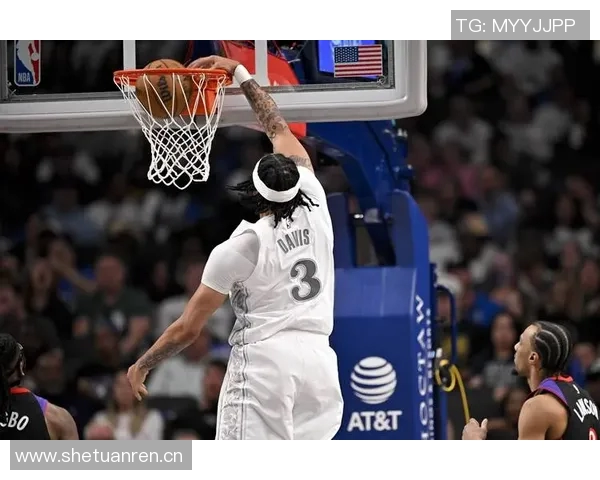 保罗乔治首节表现抢眼9分钟内砍下8分3板1断展现攻击欲望