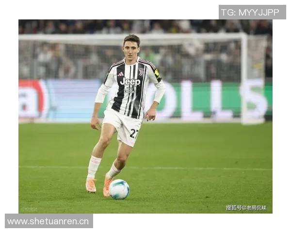 尤文图斯官方宣布与2007年出生波兰中场小将马祖尔续约至2029年