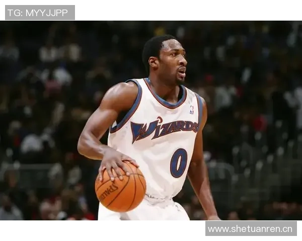 阿里纳斯称赞华子应获更多MVP关注进攻防守均衡提升战绩显著 阿里纳斯称赞华子应获更多MVP关注进攻防守均衡提升战绩显著