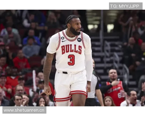 德拉蒙德半场高效发挥10分9篮板关键抢断与封盖助力球队表现出色 德拉蒙德半场高效发挥10分9篮板关键抢断与封盖助力球队表现出色